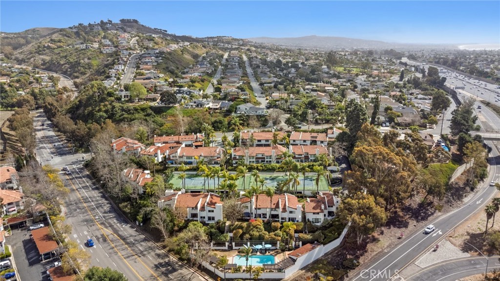 34101 Via California 6