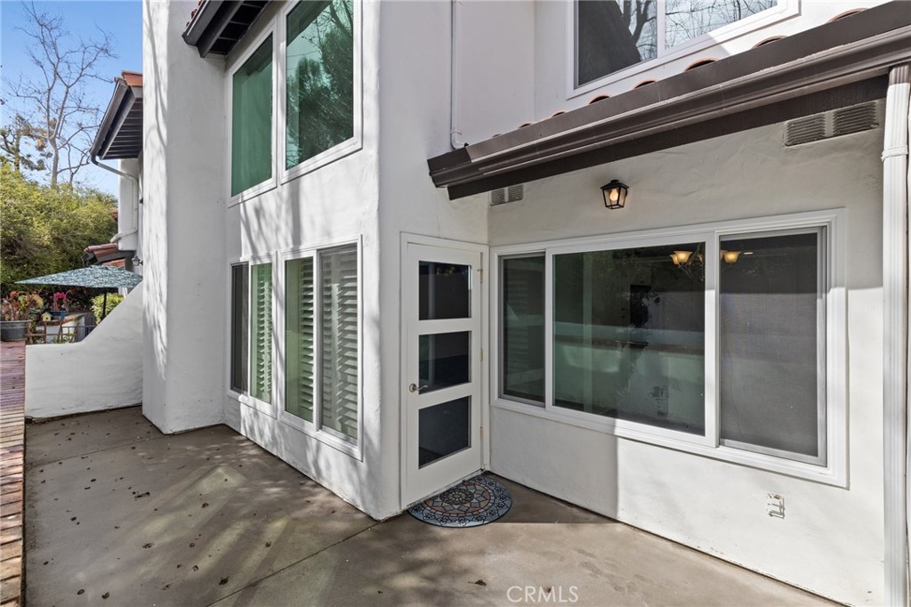 34101 Via California 6