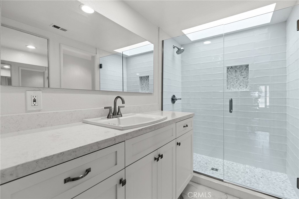 34101 Via California 6