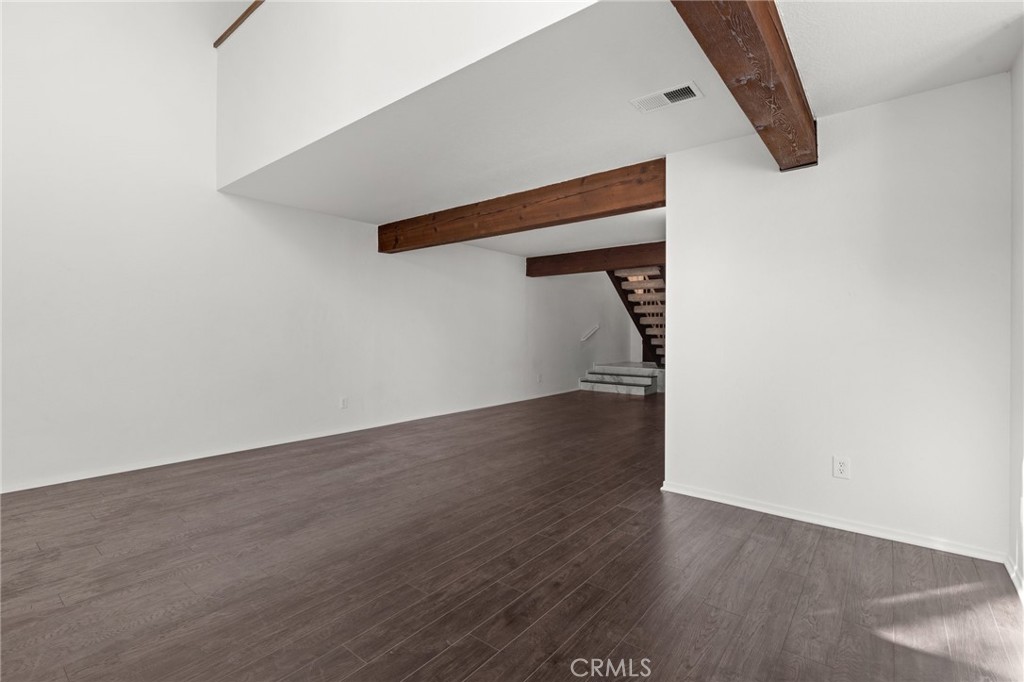 34101 Via California 6