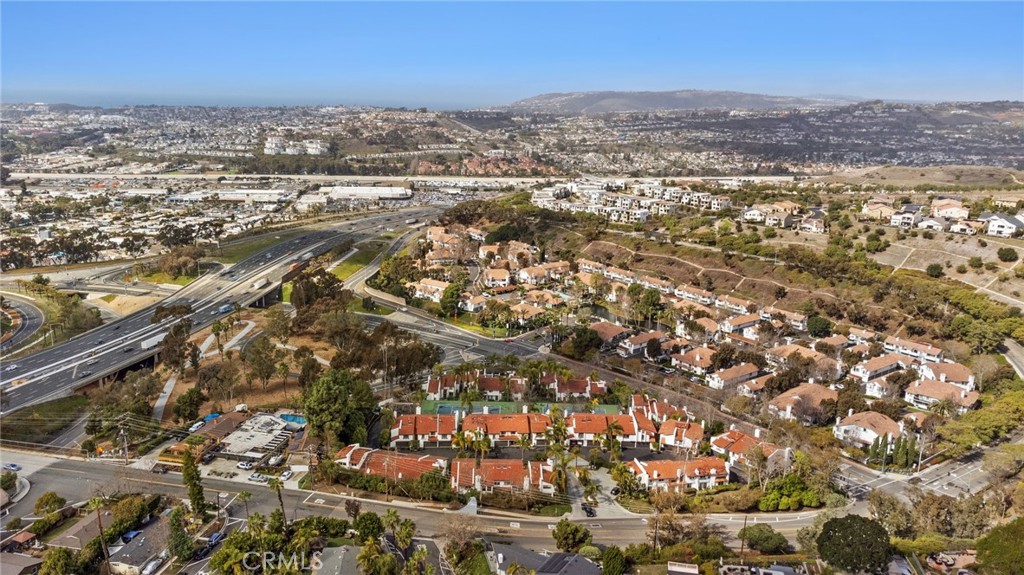 34101 Via California 6