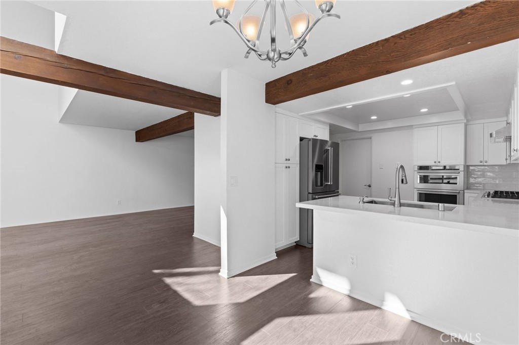 34101 Via California 6