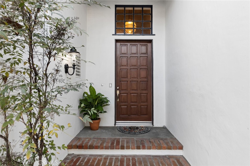 34101 Via California 6