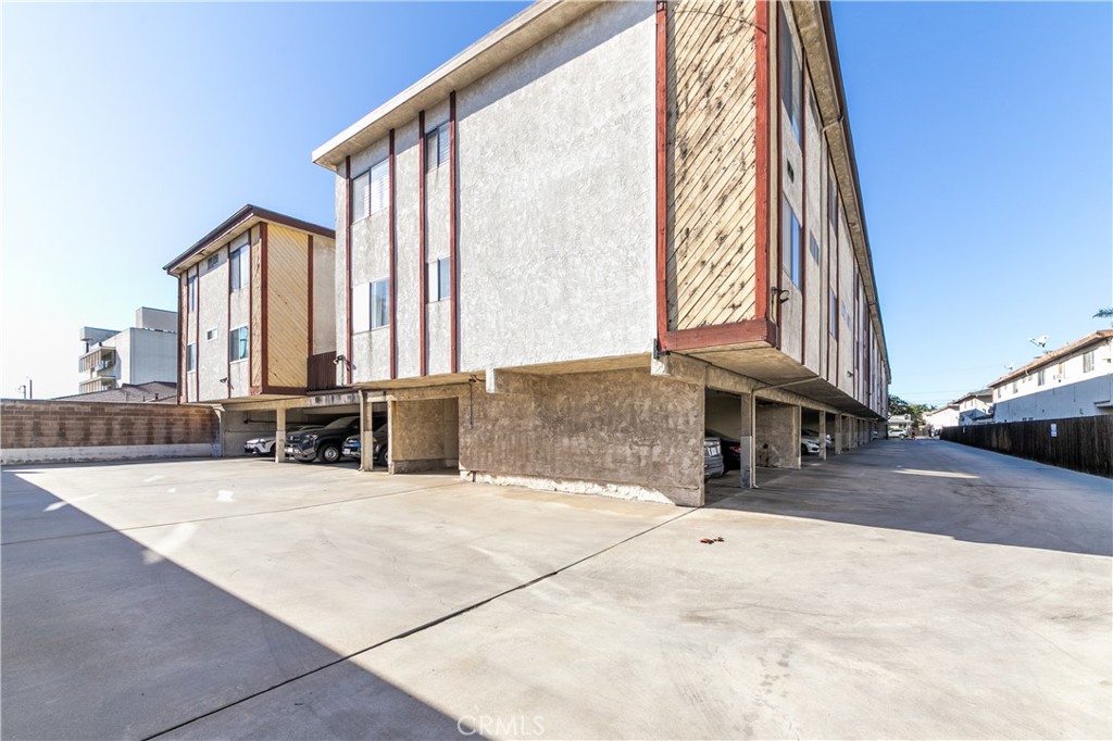 15214 S Raymond Avenue 111