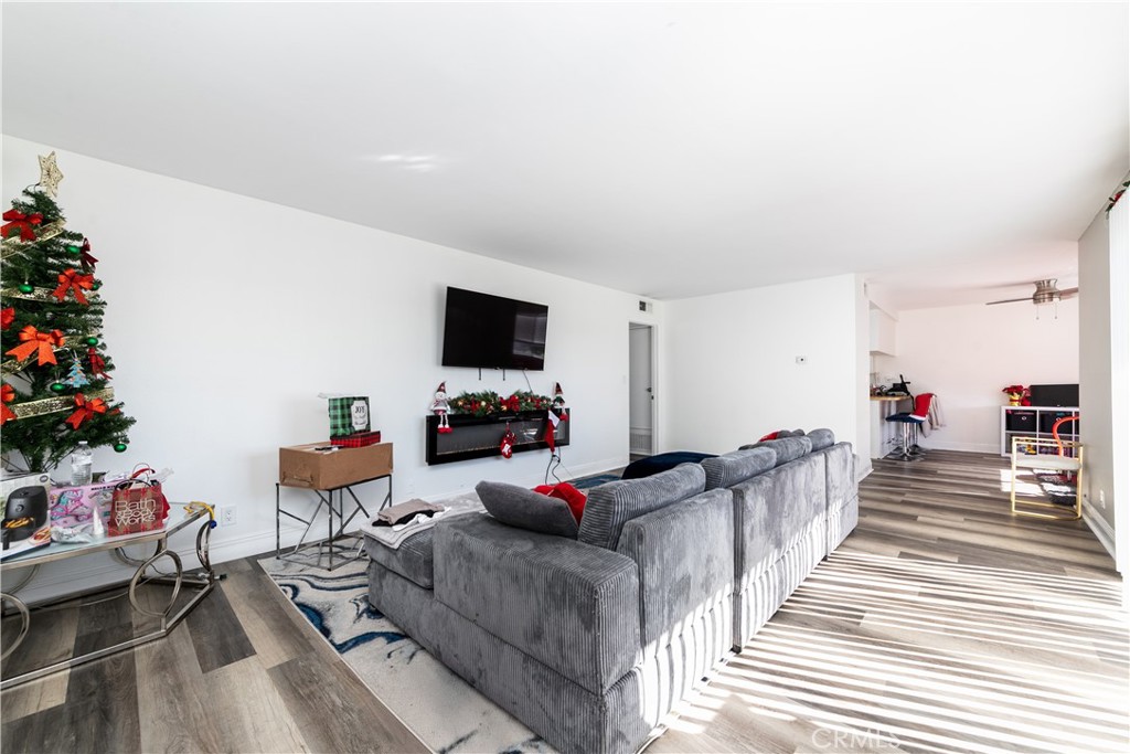 15214 S Raymond Avenue 111