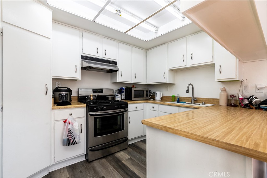 15214 S Raymond Avenue 111