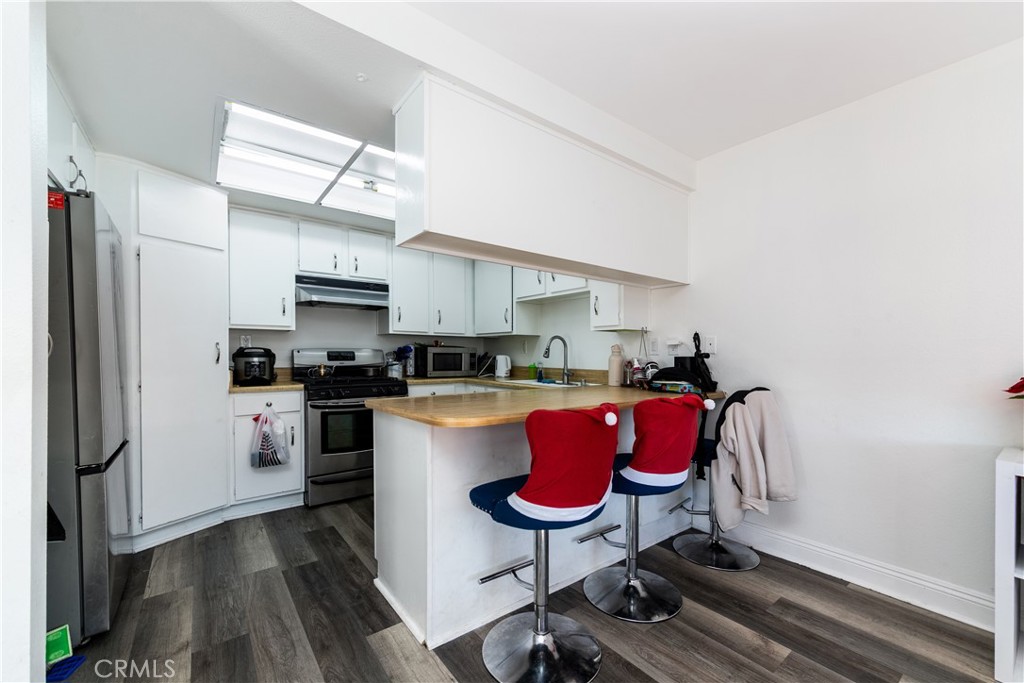 15214 S Raymond Avenue 111