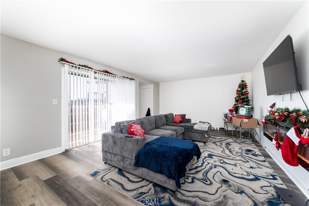 15214 S Raymond Avenue 111