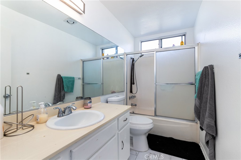 15214 S Raymond Avenue 111