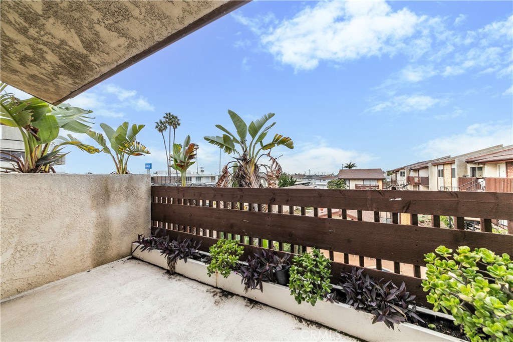 15214 S S Raymond Ave 118