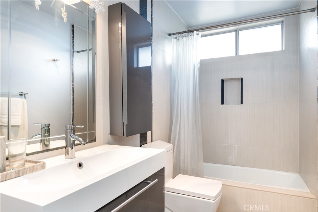 15214 S S Raymond Ave 118