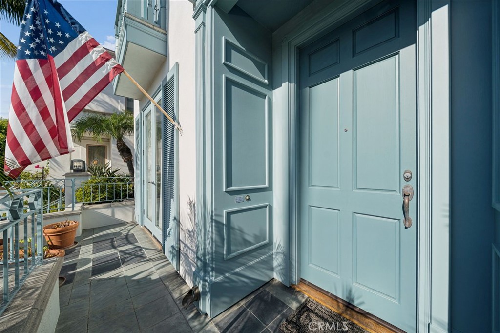 8031 Calle De La Plata