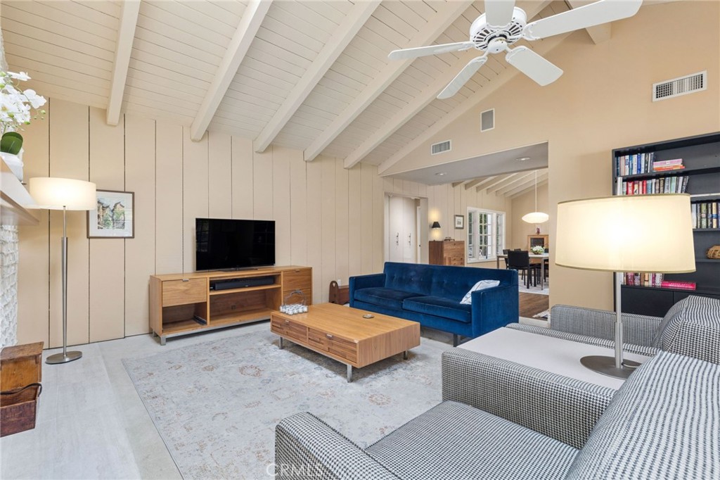 4792 Collins Lane