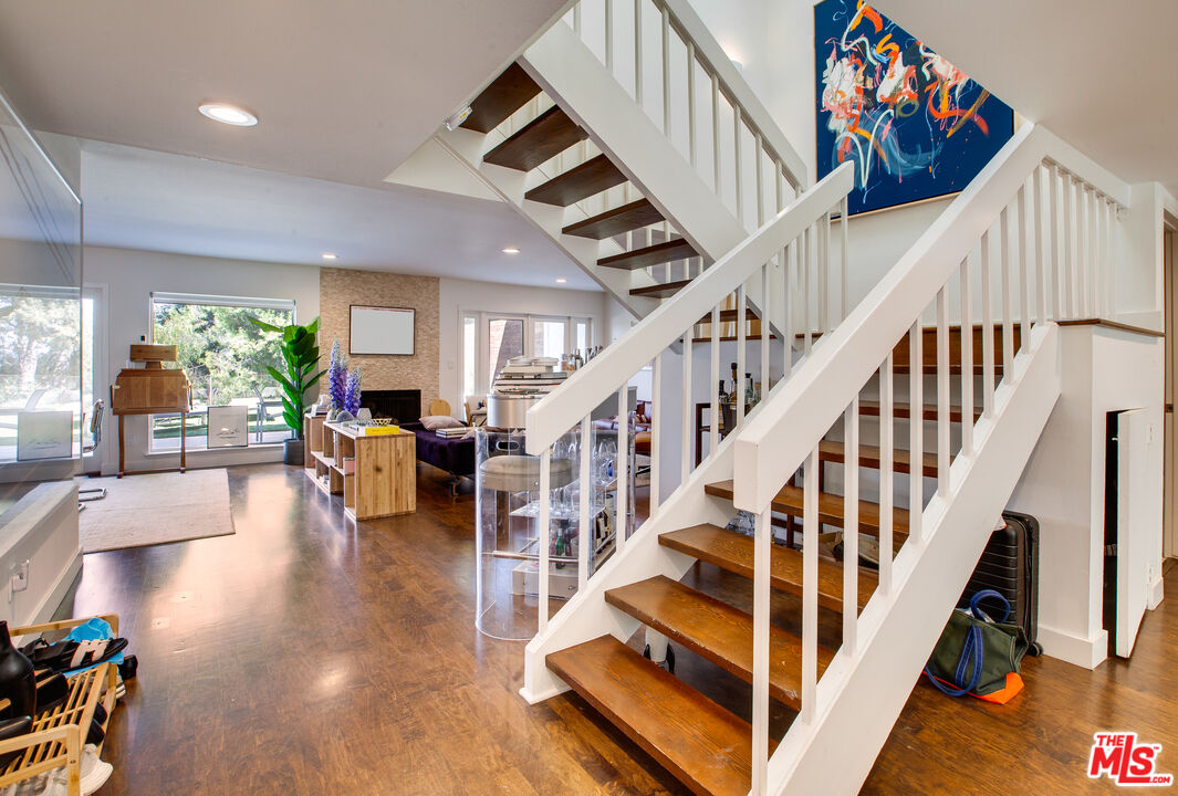 2611 Angelo Dr