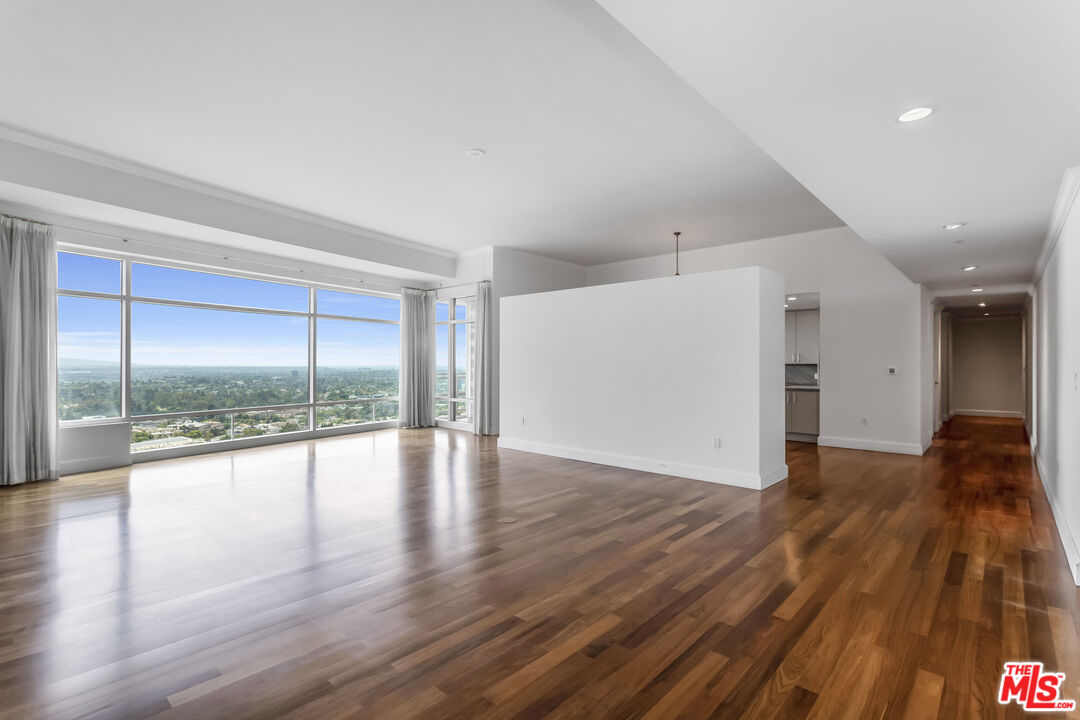 1 W Century Dr Unit: 19B