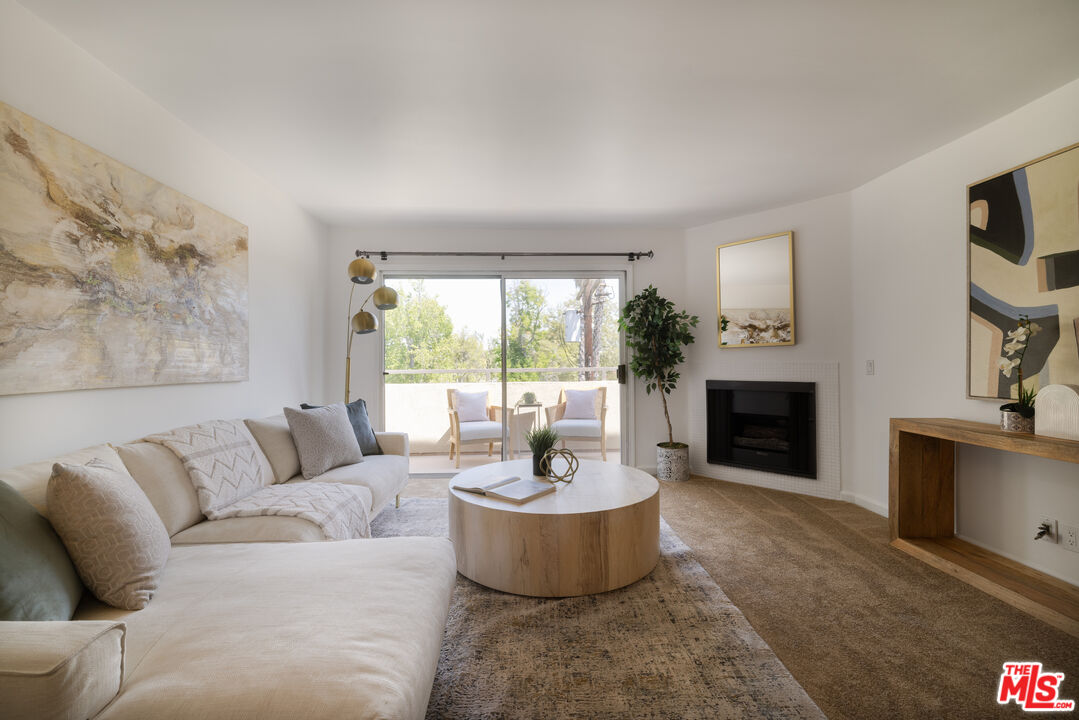 4702 Fulton Ave Unit: 304
