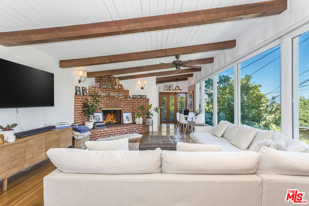 2385 Sunset Heights Dr