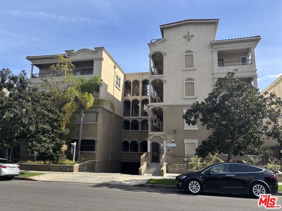 432 S WILLAMAN DR Unit: 202