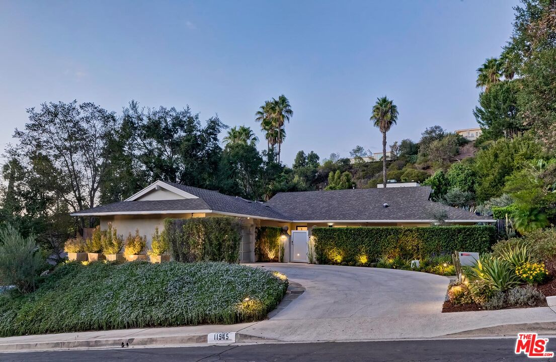 11545 Dona Cecilia Dr
