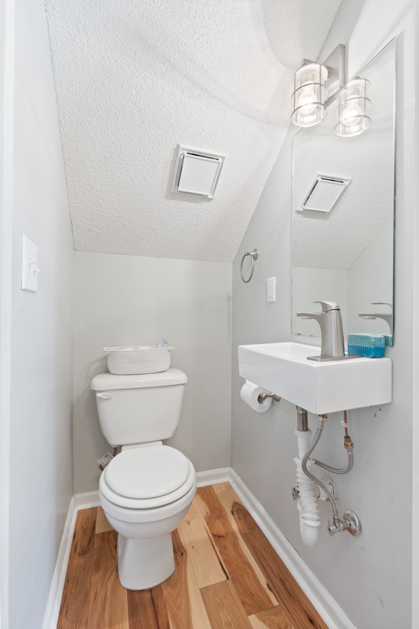 162 Hickory Hollow Dr