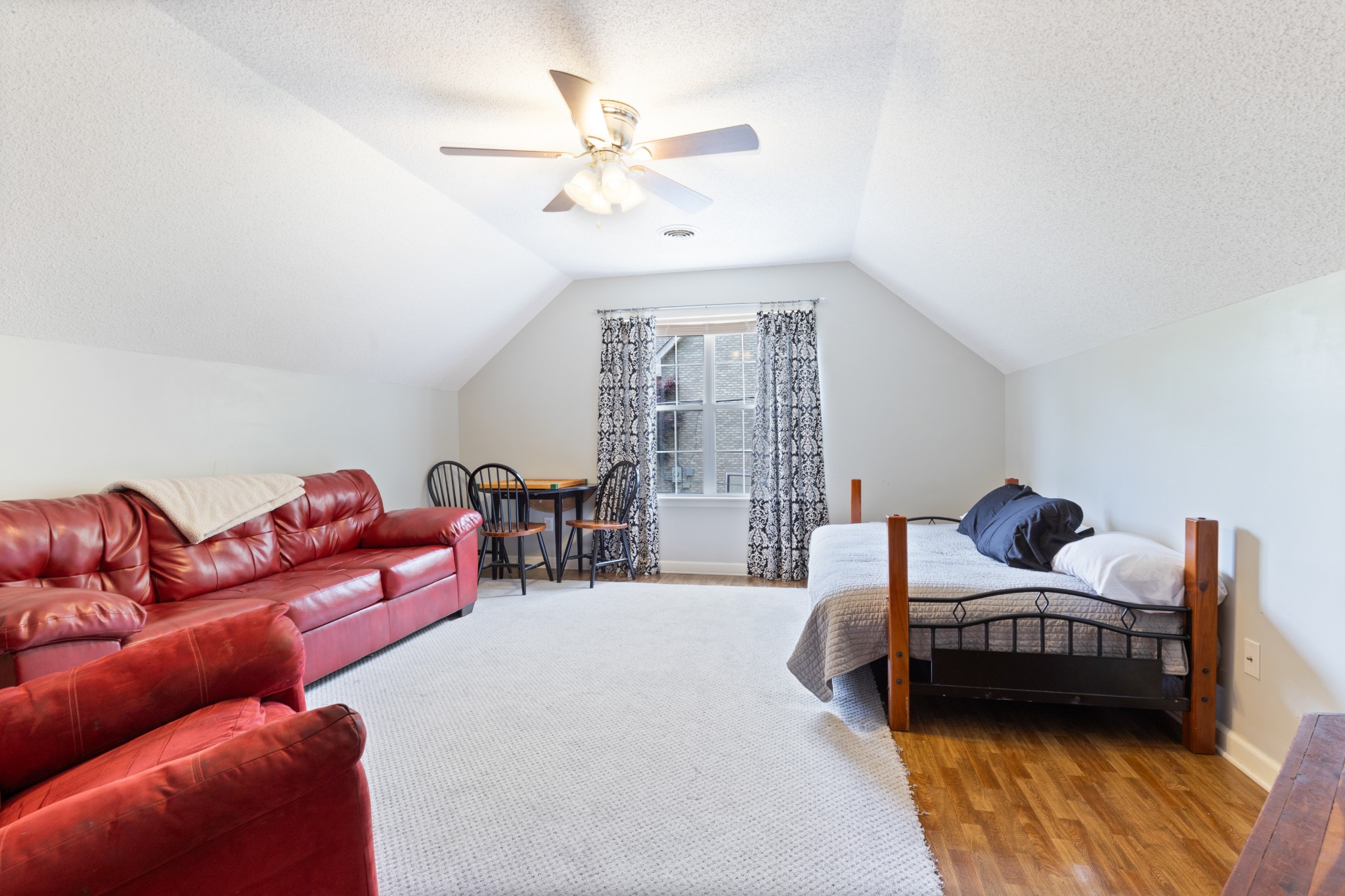 162 Hickory Hollow Dr