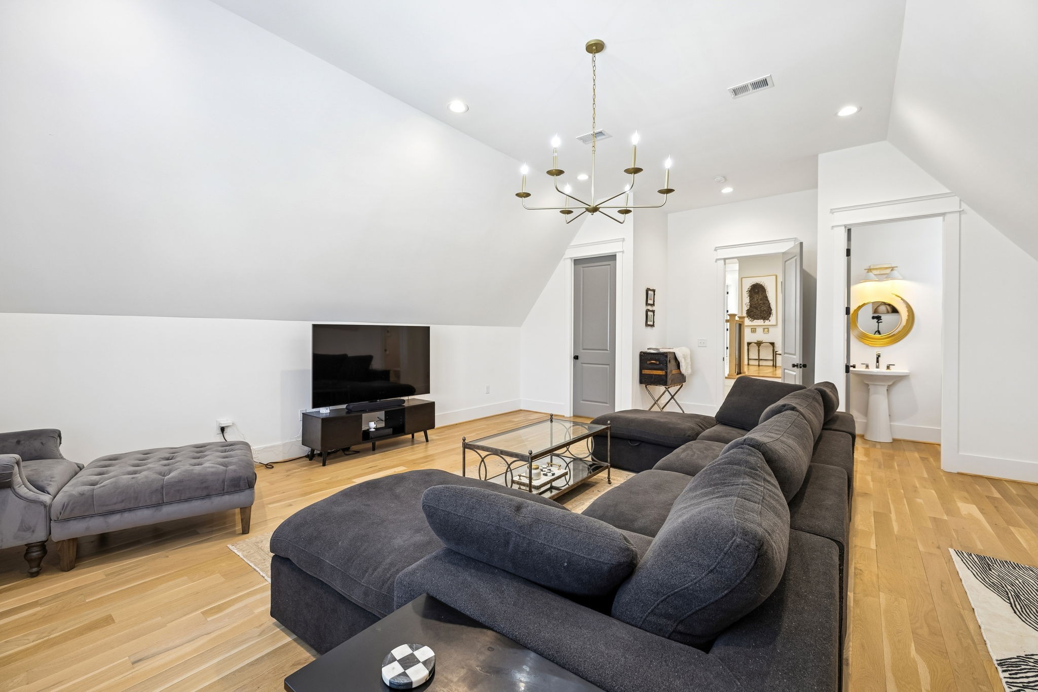937 Woodmont Blvd
