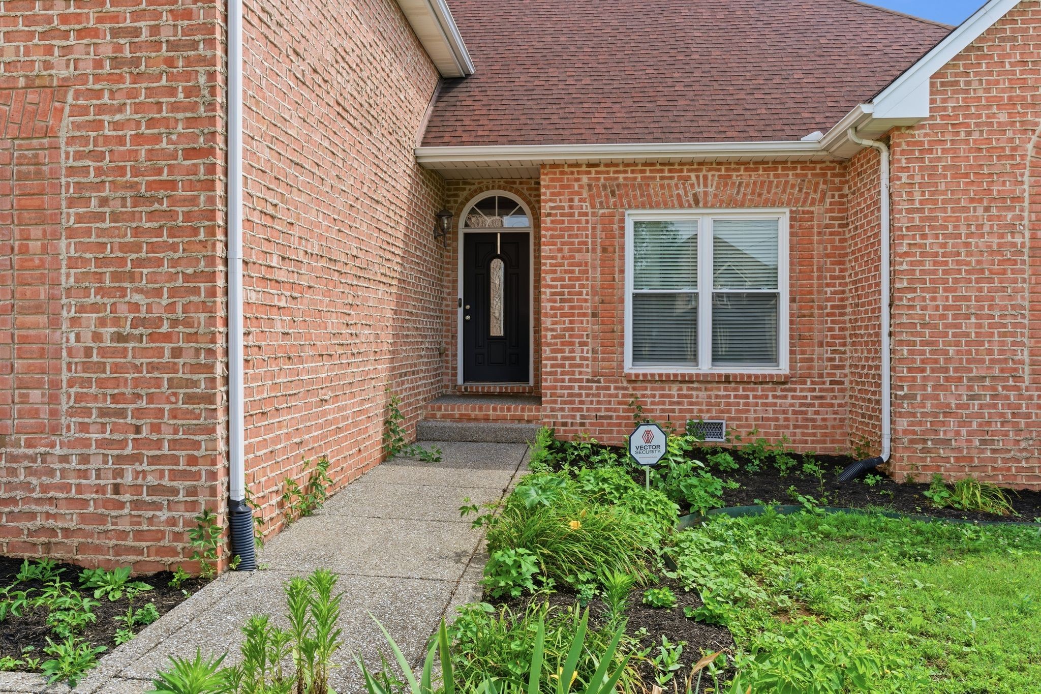 108 Strathmore Ct