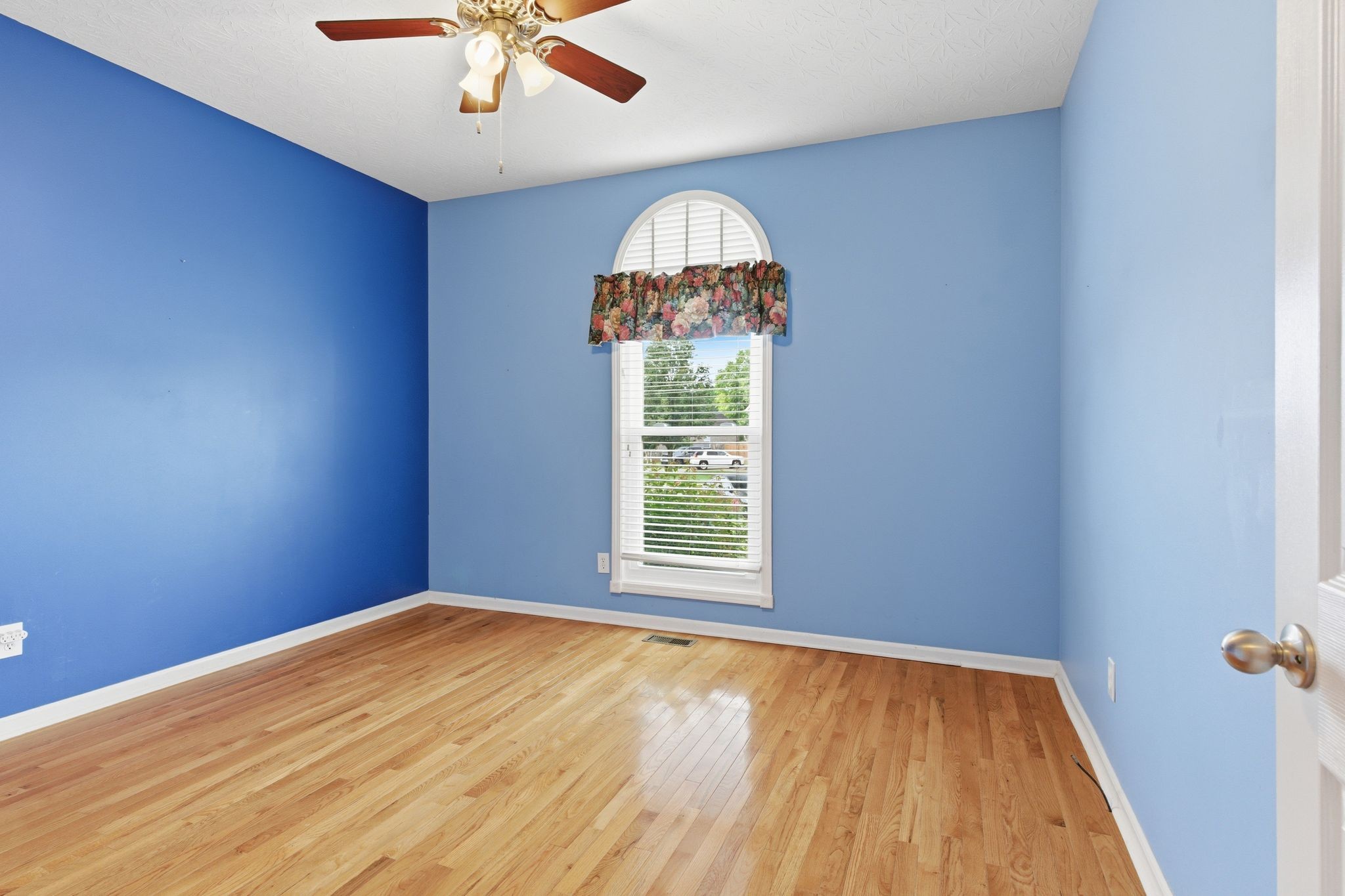 108 Strathmore Ct