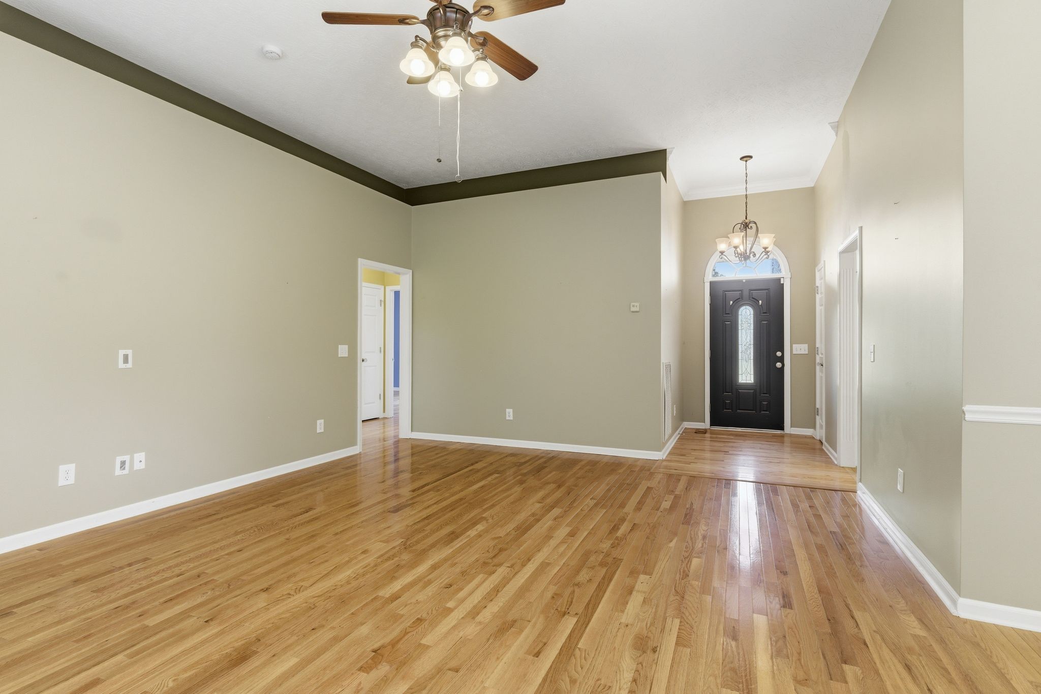 108 Strathmore Ct