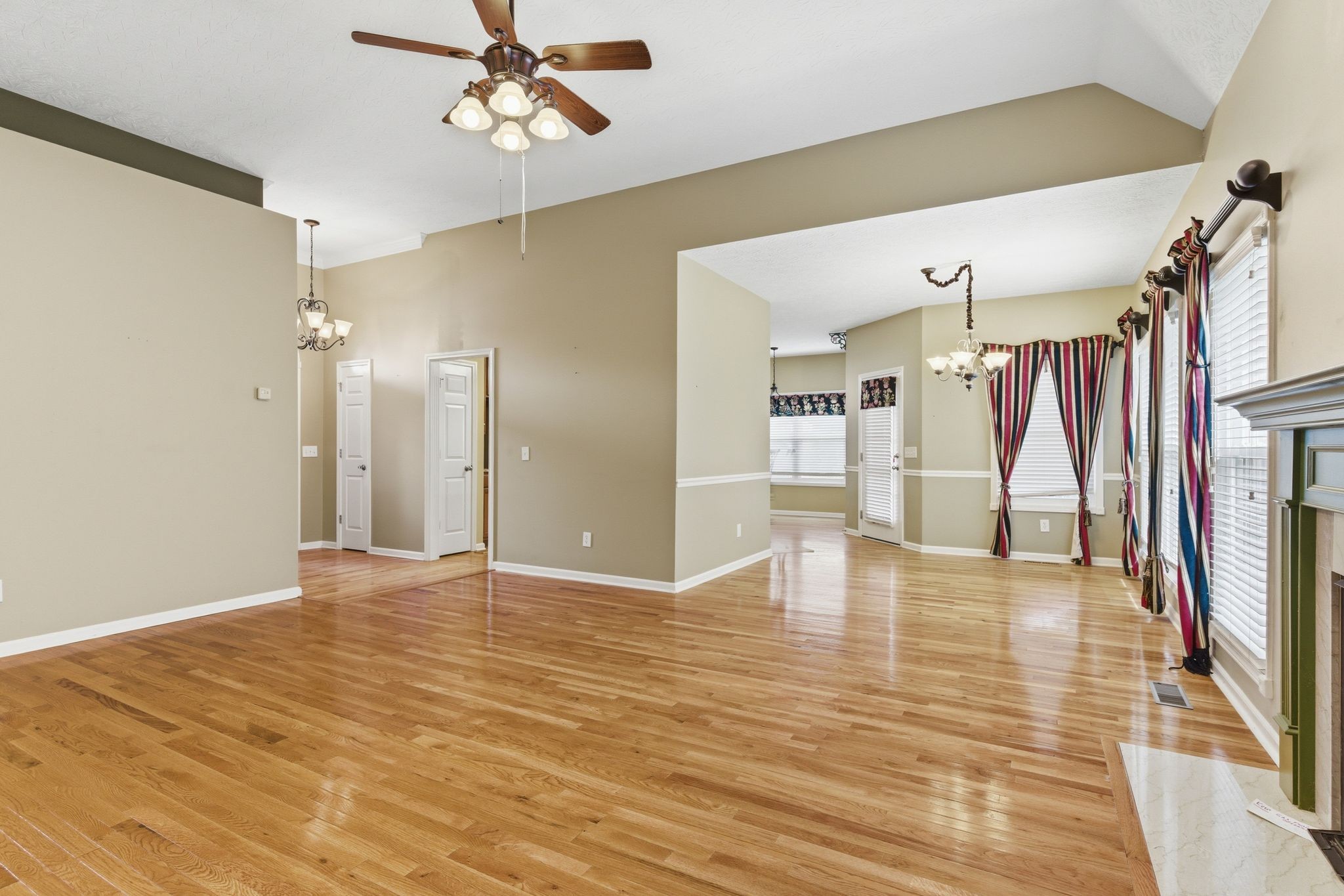 108 Strathmore Ct