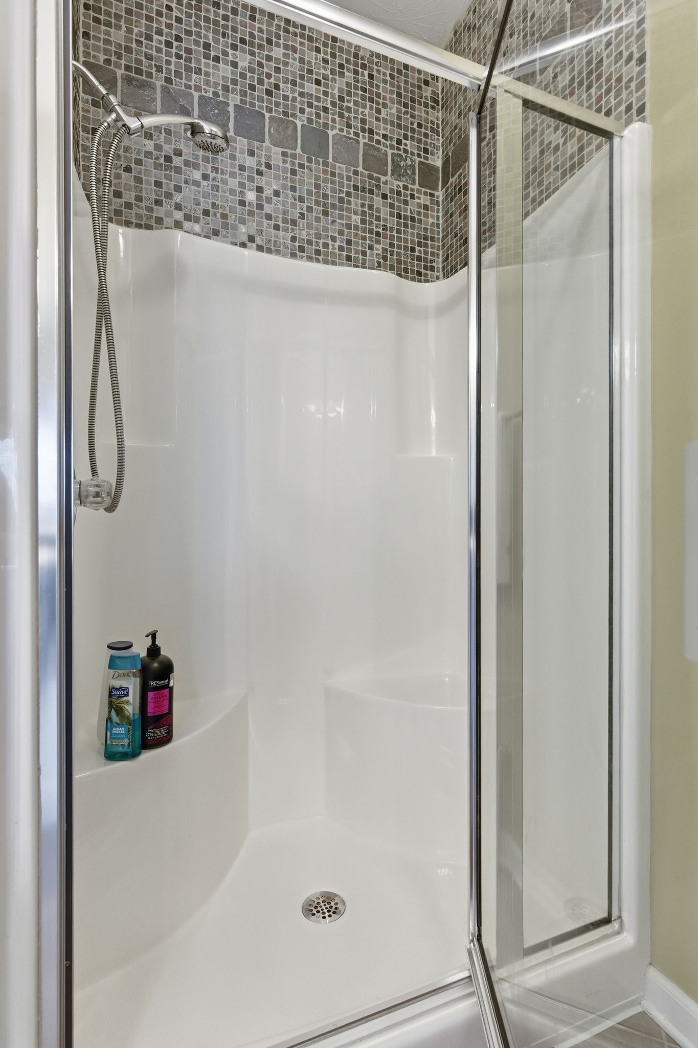 108 Strathmore Ct