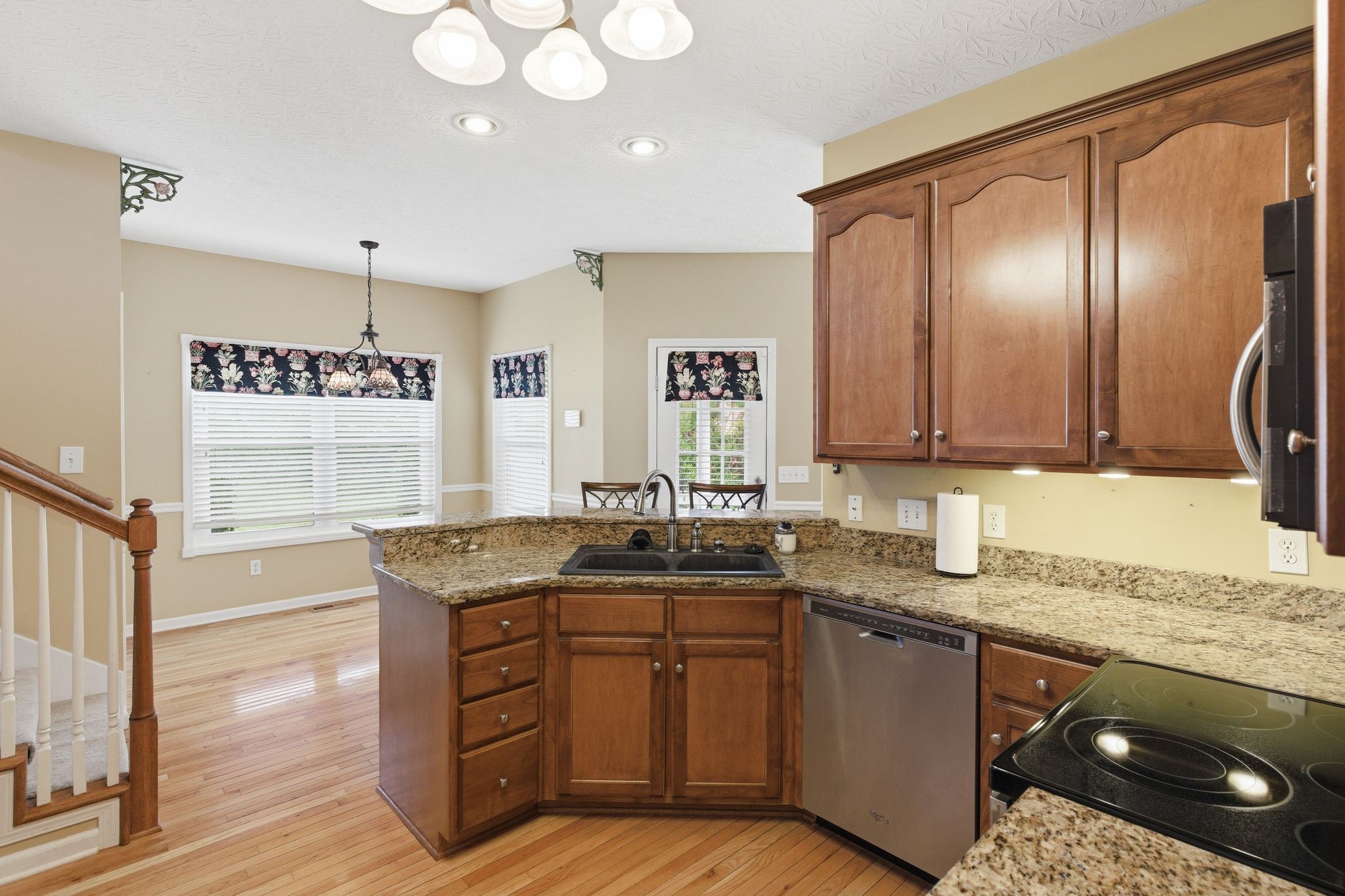 108 Strathmore Ct