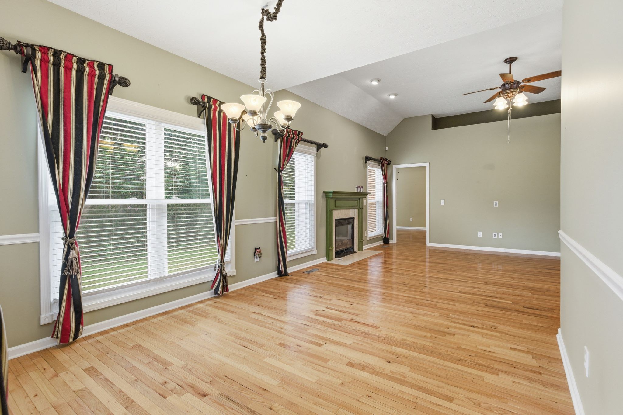 108 Strathmore Ct
