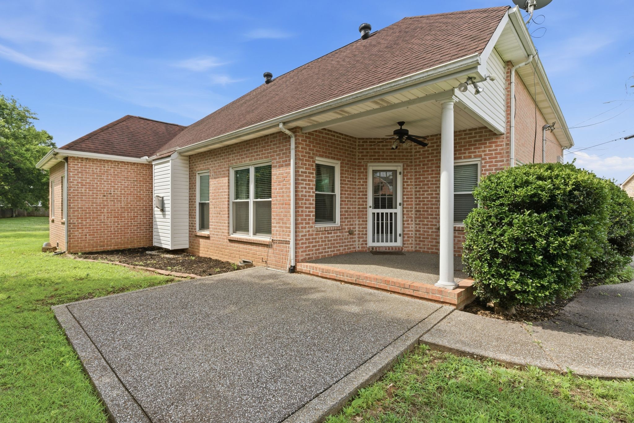 108 Strathmore Ct