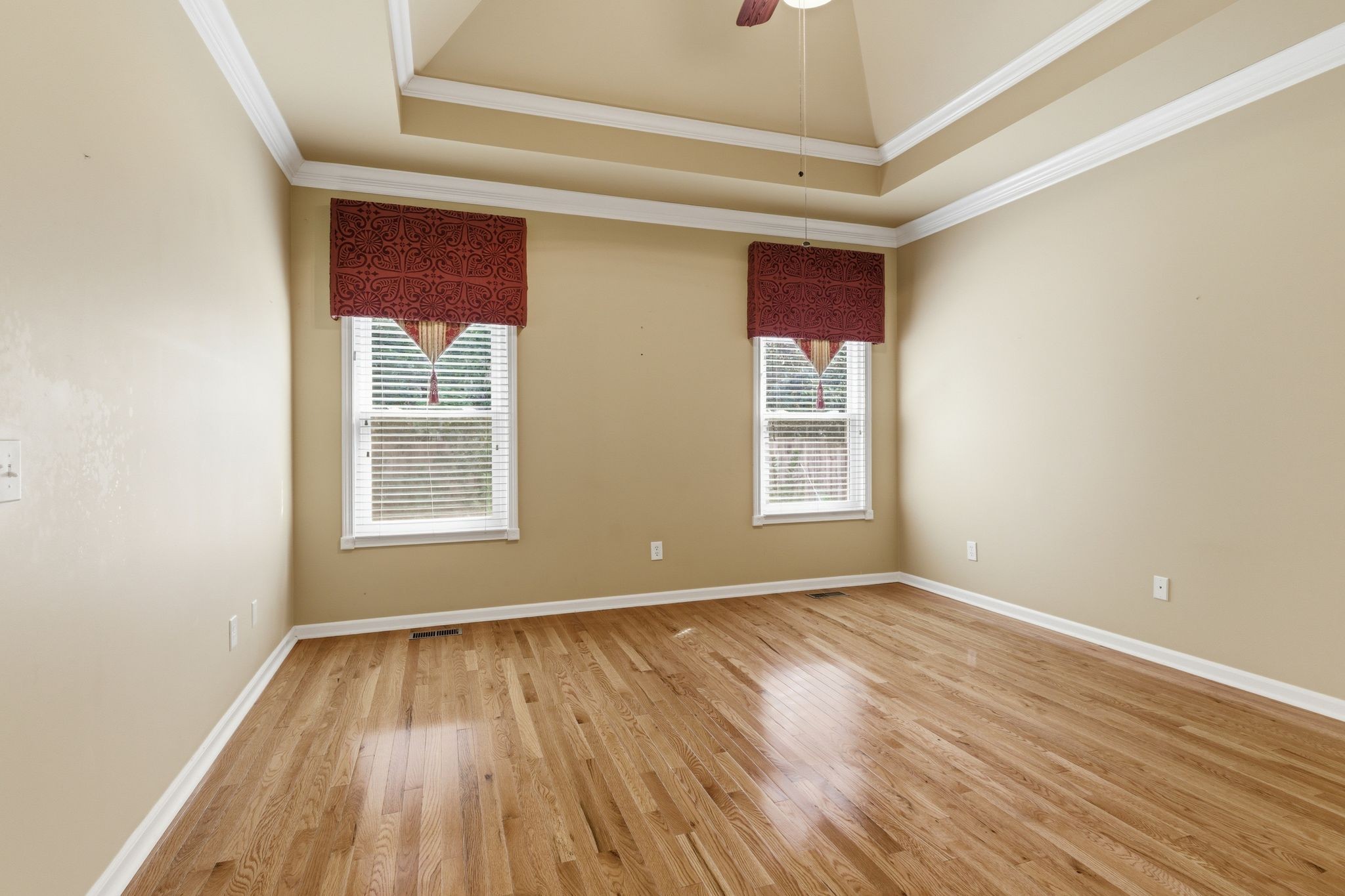 108 Strathmore Ct