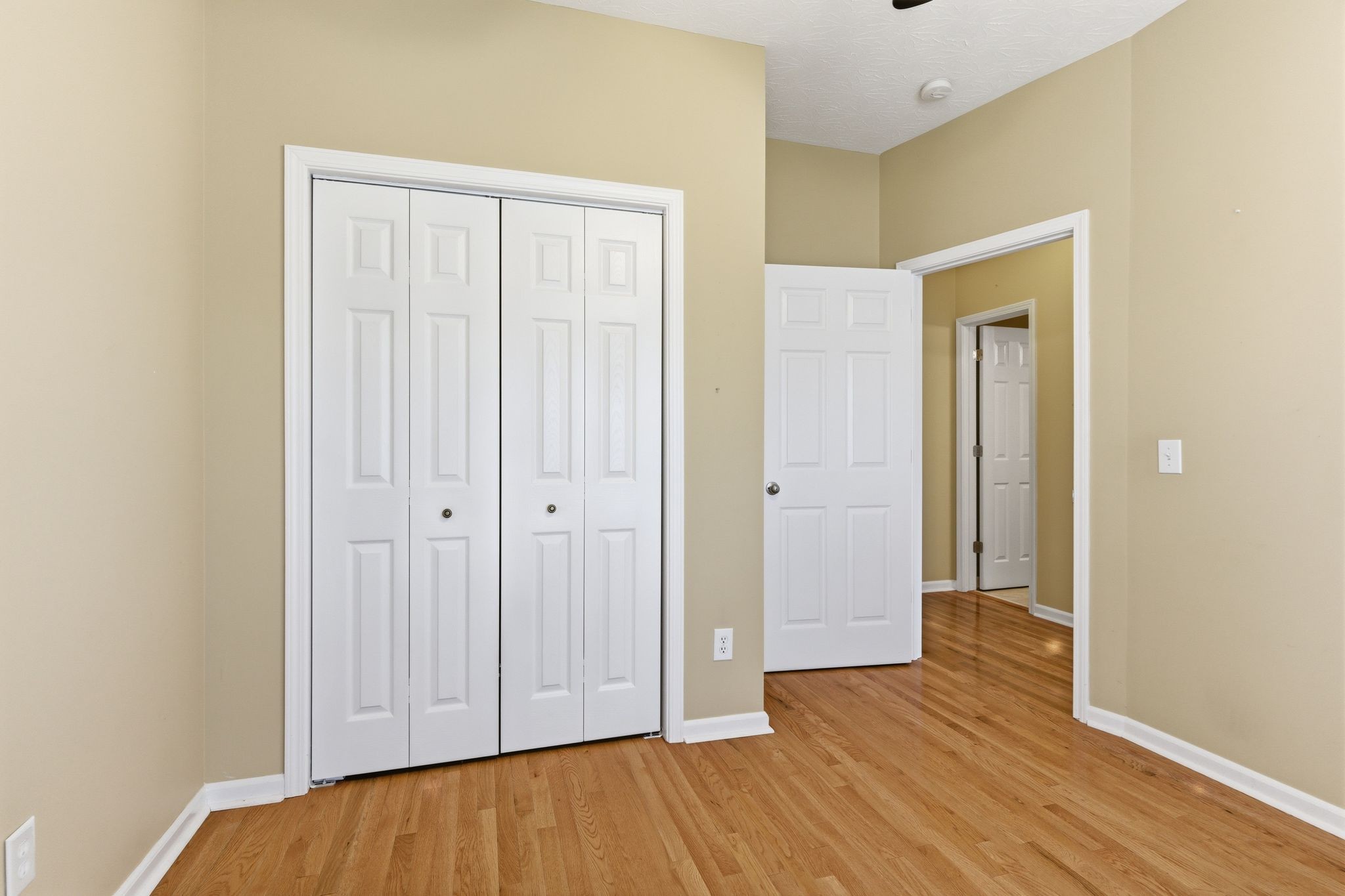 108 Strathmore Ct