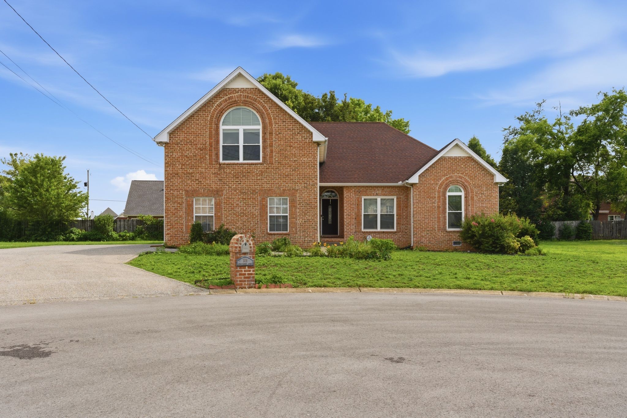 108 Strathmore Ct