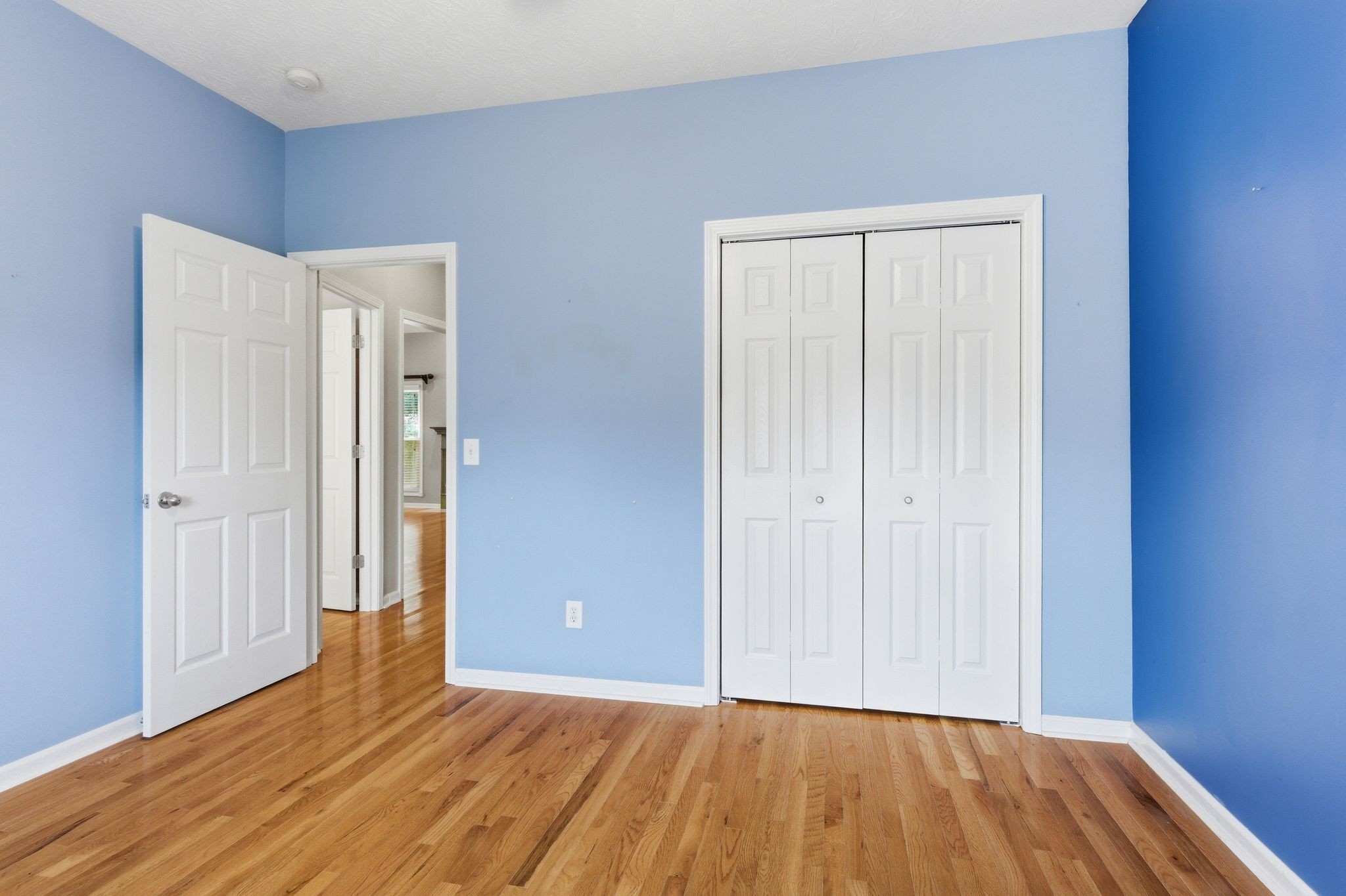 108 Strathmore Ct