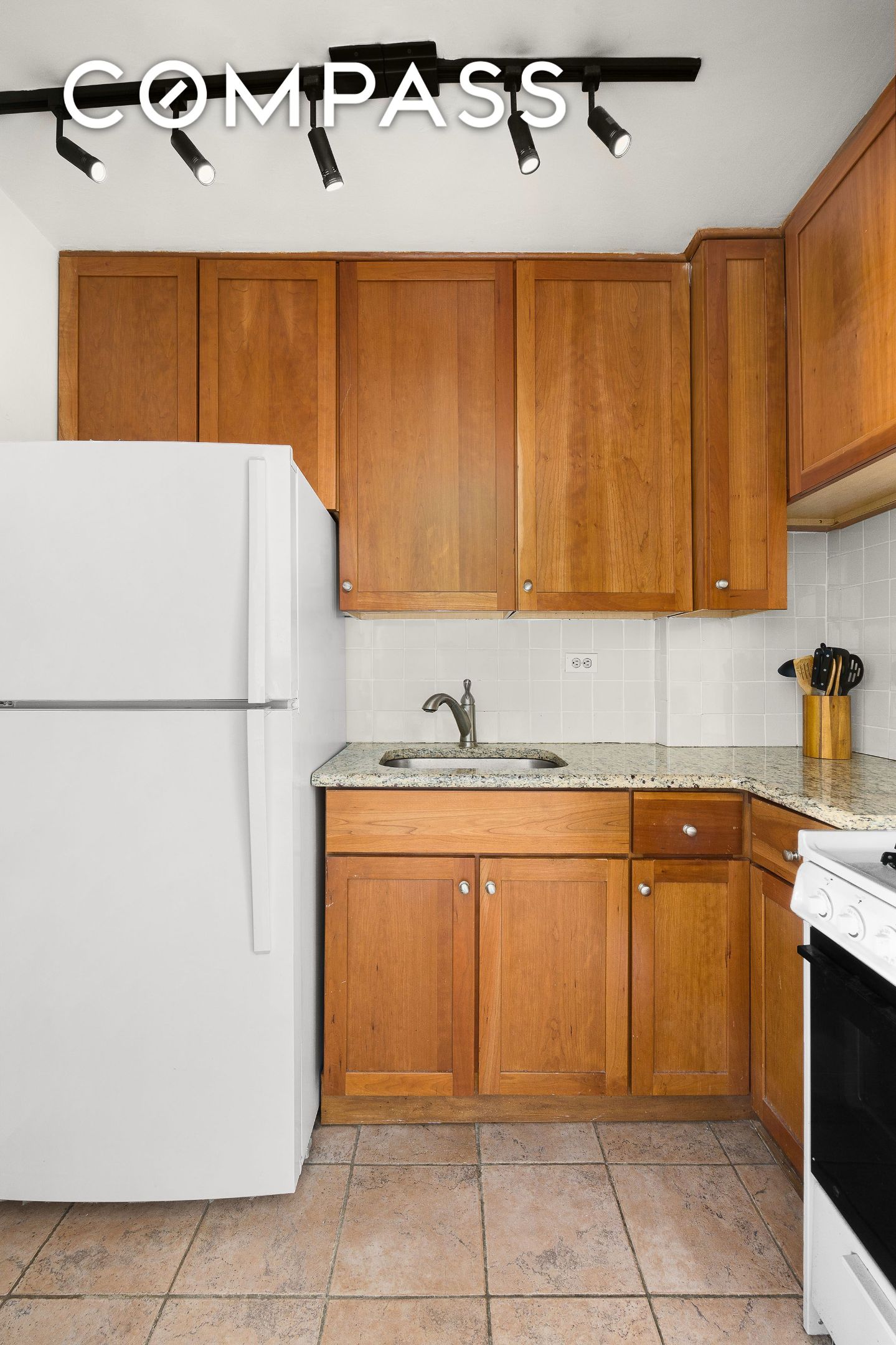 200 E 27th Street 11H