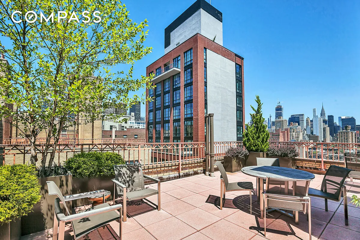 235 E 22nd Street 9V