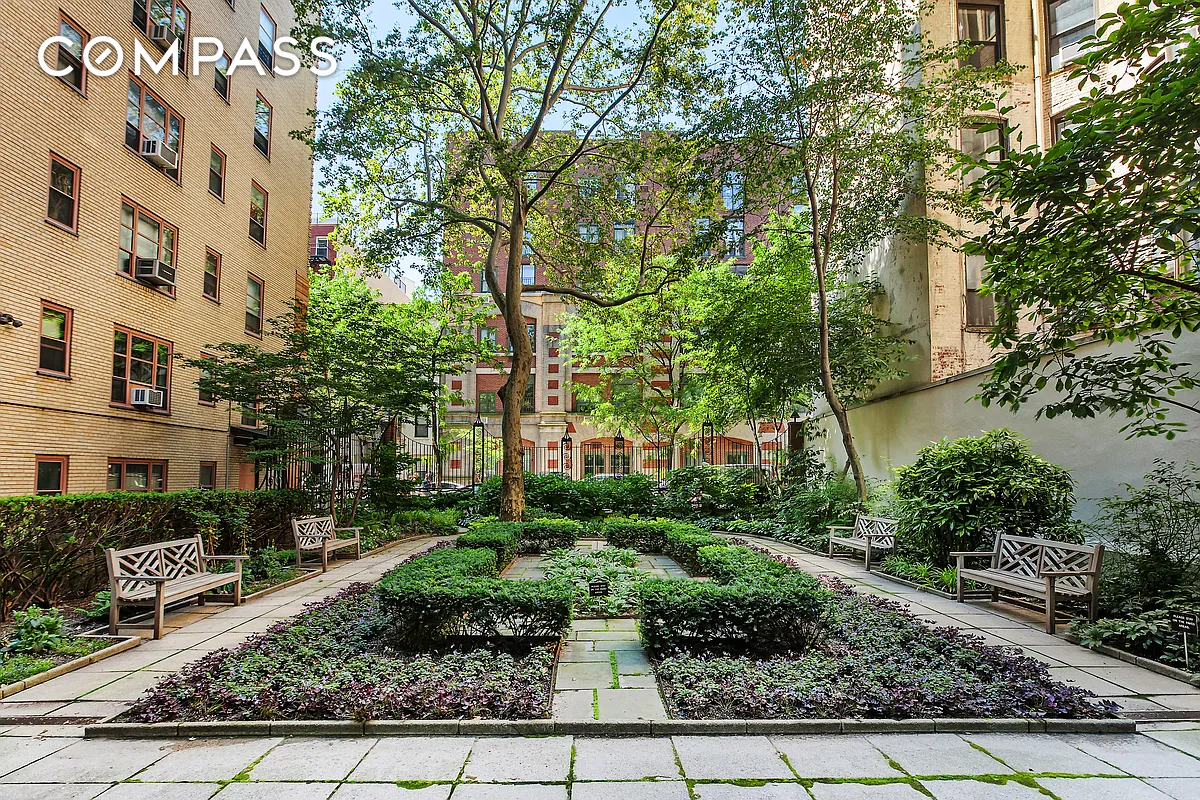 235 E 22nd Street 9V