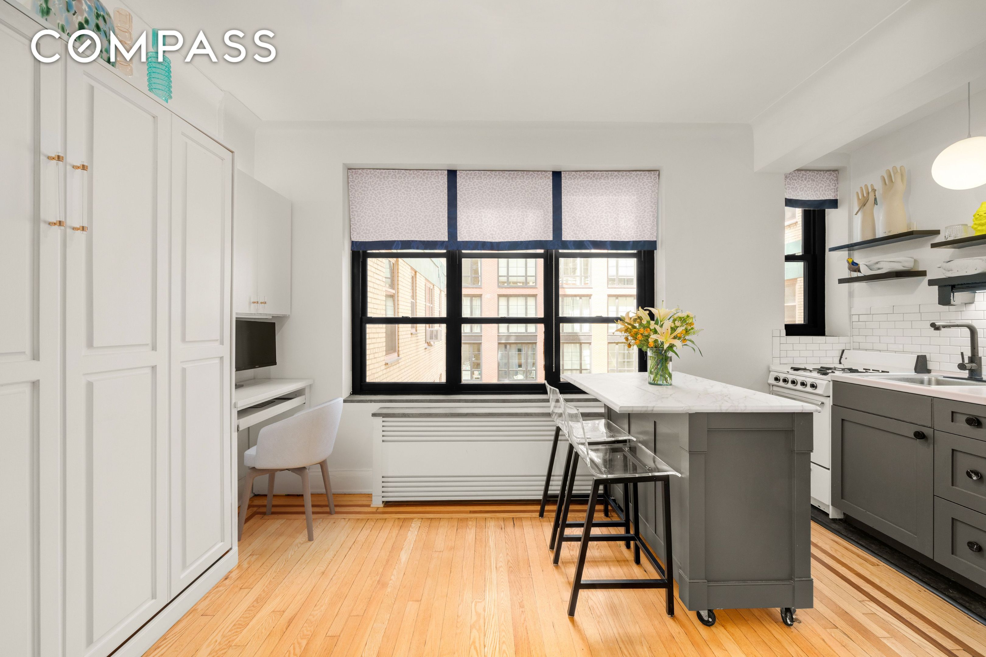 235 E 22nd Street 9V