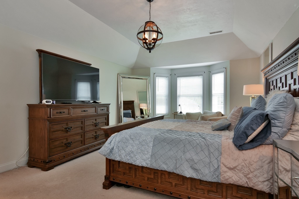 44 Regency Dr