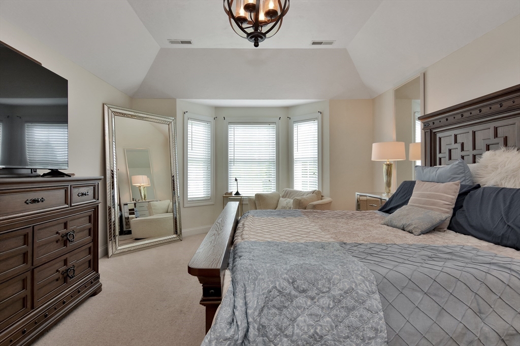 44 Regency Dr