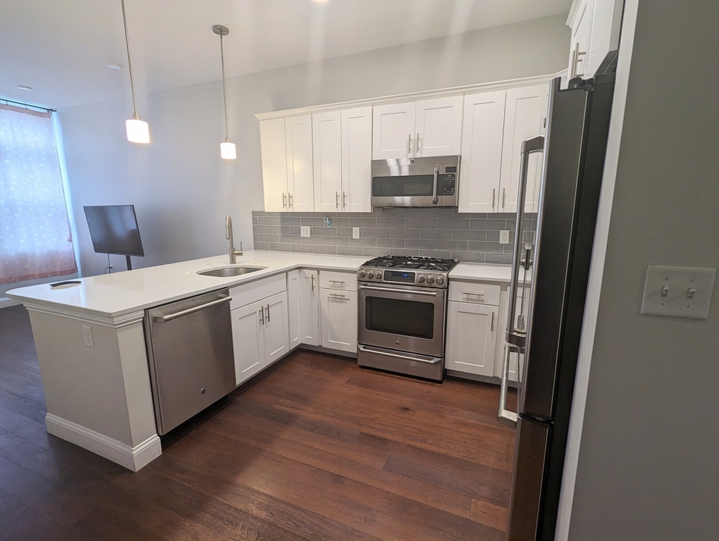 170 W. Broadway # 405