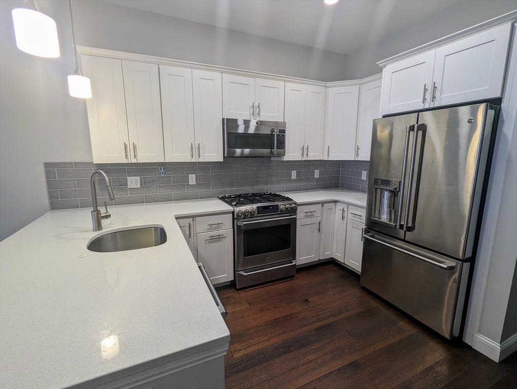 170 W. Broadway # 405