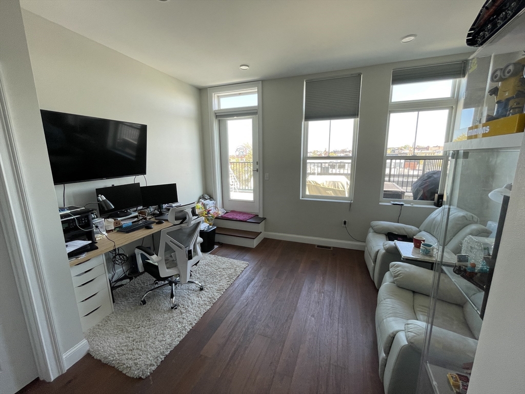 170 W. Broadway # 405
