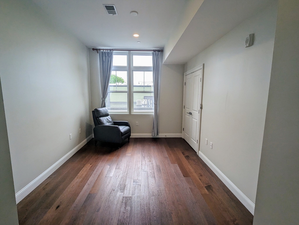 170 W. Broadway # 405