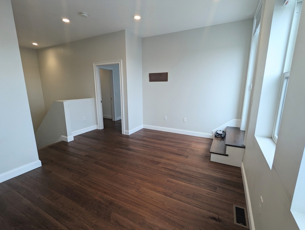 170 W. Broadway # 405