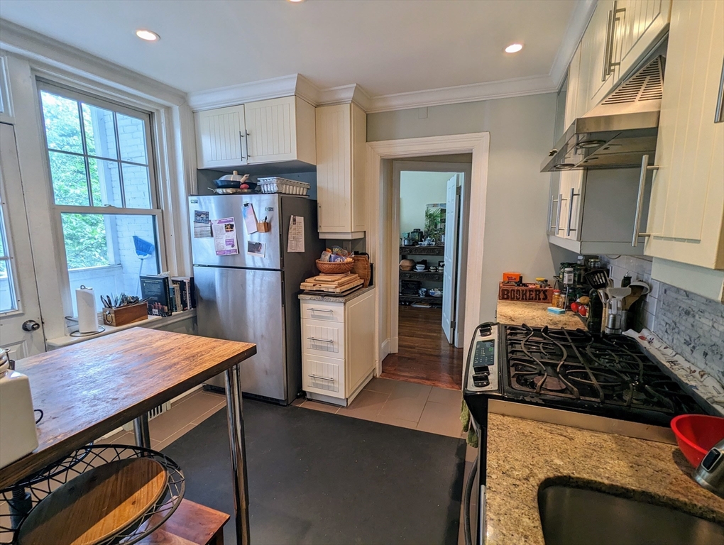 323 Tappan St. # 6